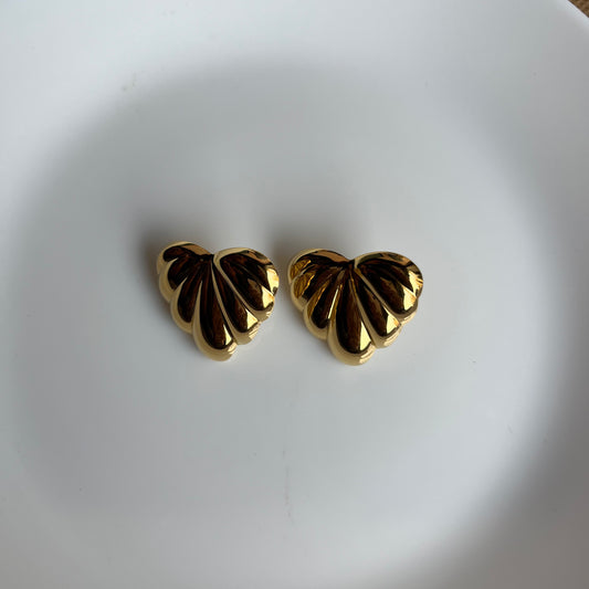 Date Night sigma earrings
